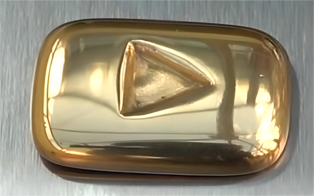 在周三的交易中,10年期美国国债收益率跌破3个月期国债收益率,出现“收益率曲线倒挂”现象。这一现象被认为是有效的经济衰退预测指标之一,提示美联储关注的衰退信号再次显现。