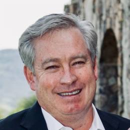 迪尔公司股东拒绝反 DEI 提案,此前特朗普曾施压苹果放弃多元化计划。