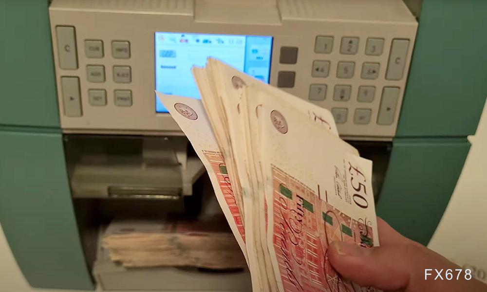 英国财政大臣表示,尽管特朗普威胁要大范围征收贸易关税,仍然希望与美国加强经济合作,以规避这些潜在的关税。他指出,在特朗普首次就任总统时,英美之间的贸易和投资得到了显著增长,因此他对当前形势仍持乐观态度。