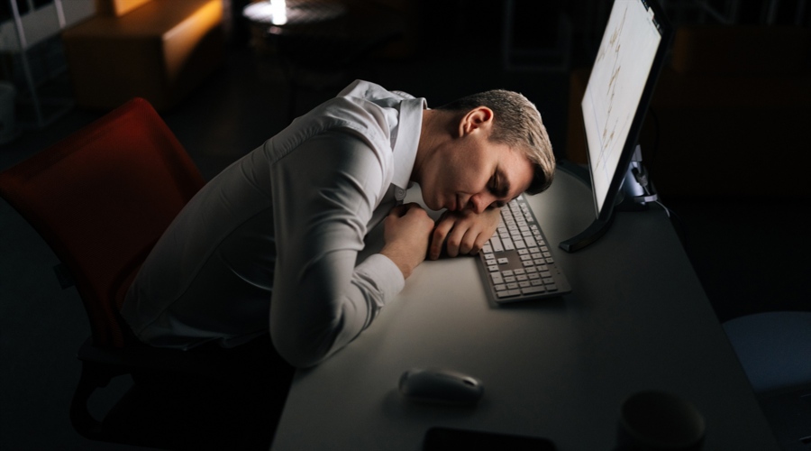 英国工业联合会发布报告显示服务行业面临利润下滑与成本上升的压力